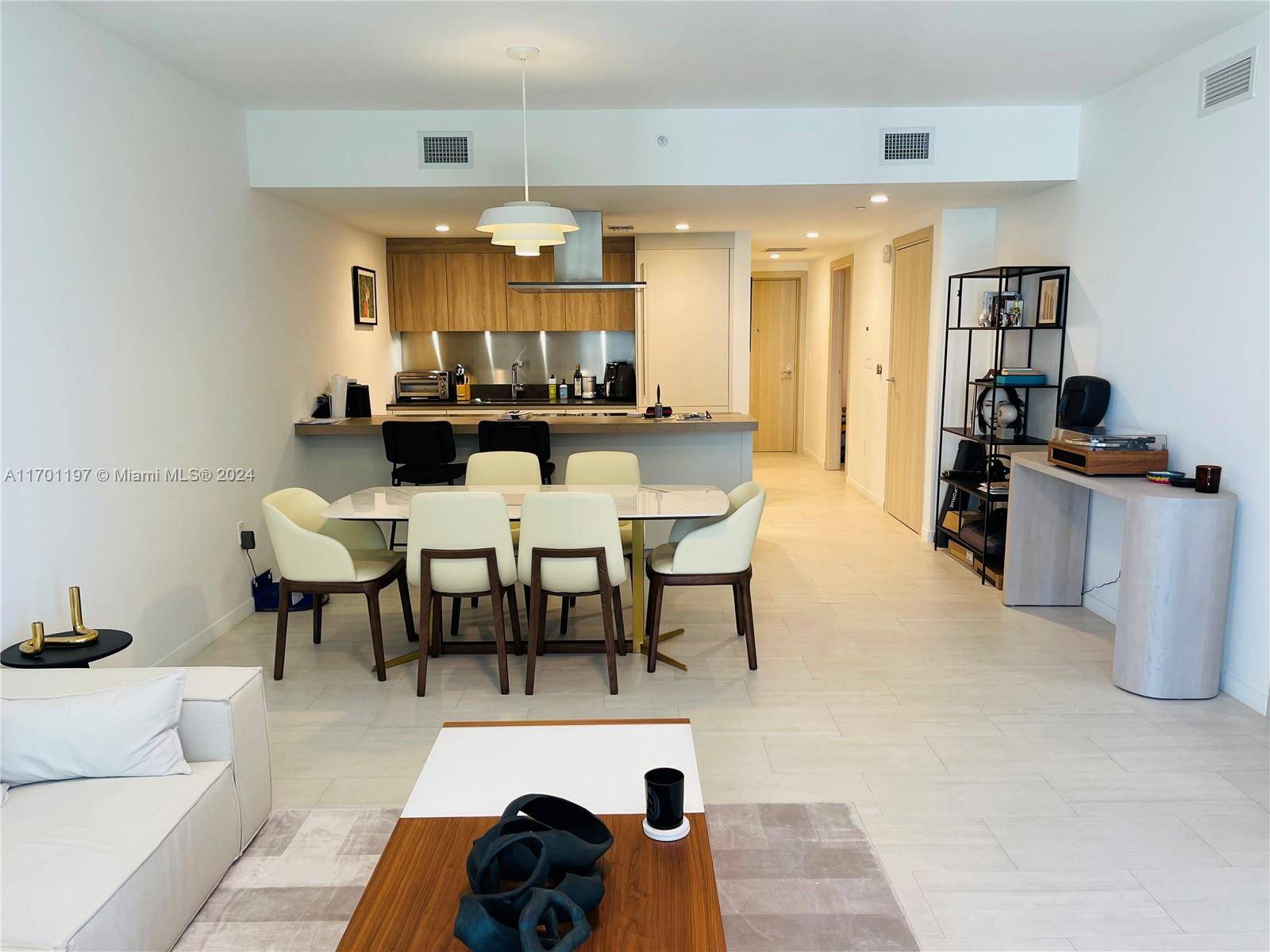 Miami, FL 33131,1000 Brickell Plaza #3905