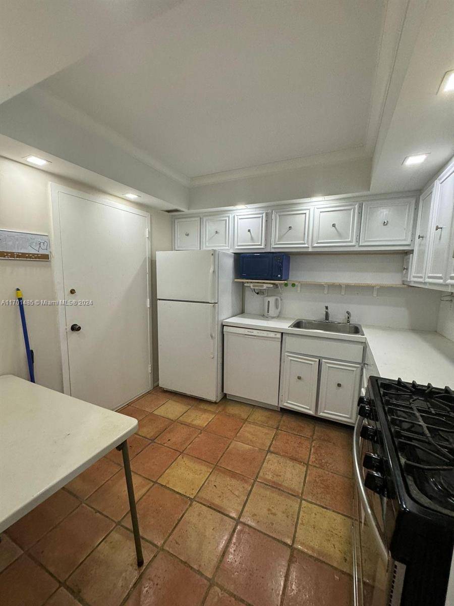 Hallandale Beach, FL 33009,2030 S Ocean Dr #201