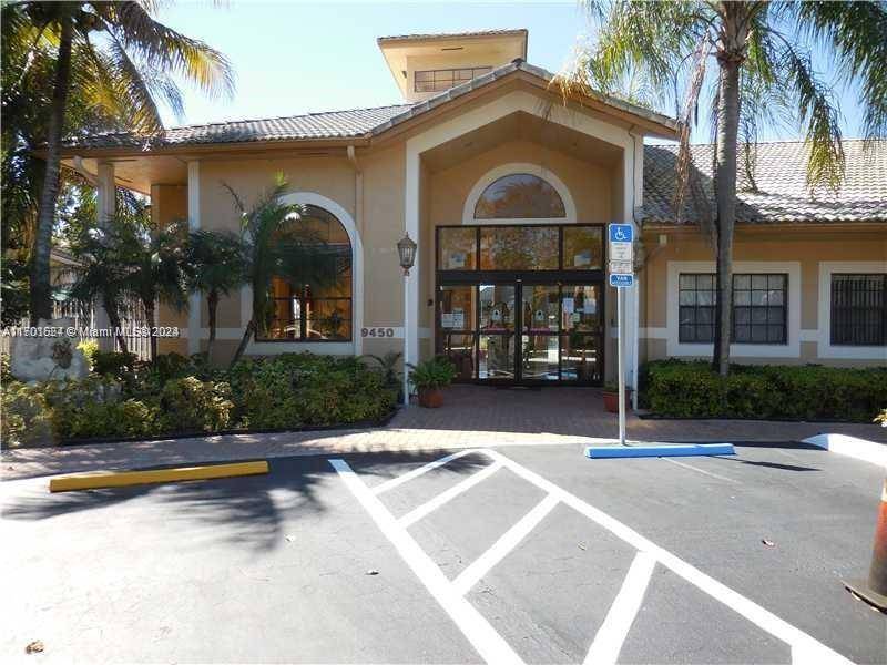 Pembroke Pines, FL 33025,351 Palm Way #208