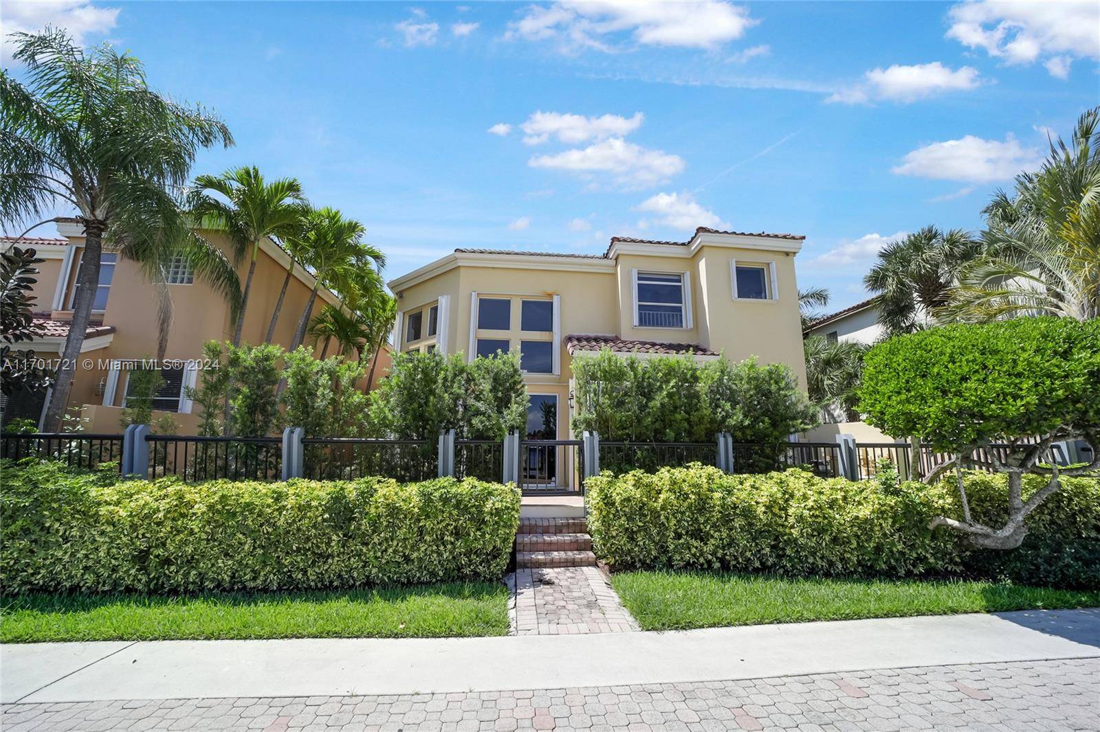 Aventura, FL 33180,3693 NE 208th Ter #3693