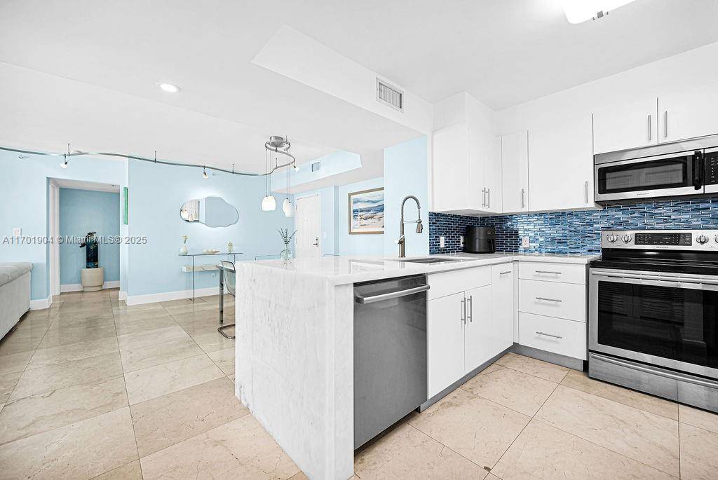 Miami, FL 33131,1155 Brickell Bay Dr #2004