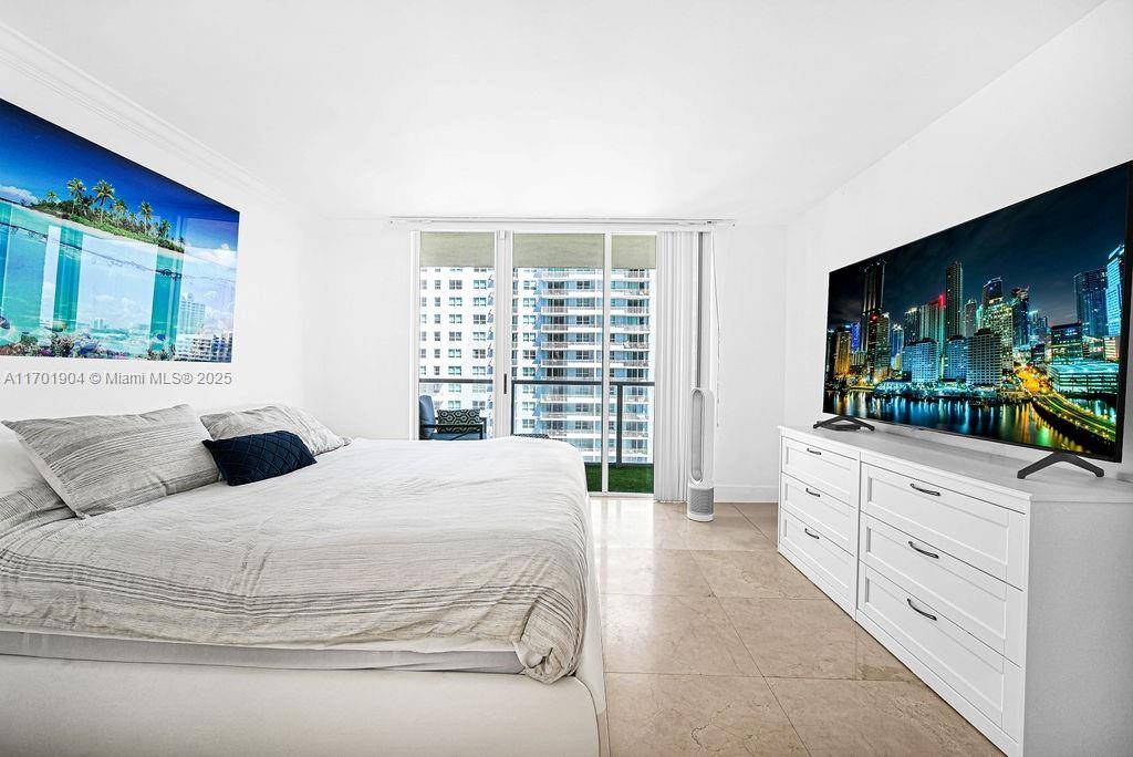 Miami, FL 33131,1155 Brickell Bay Dr #2004