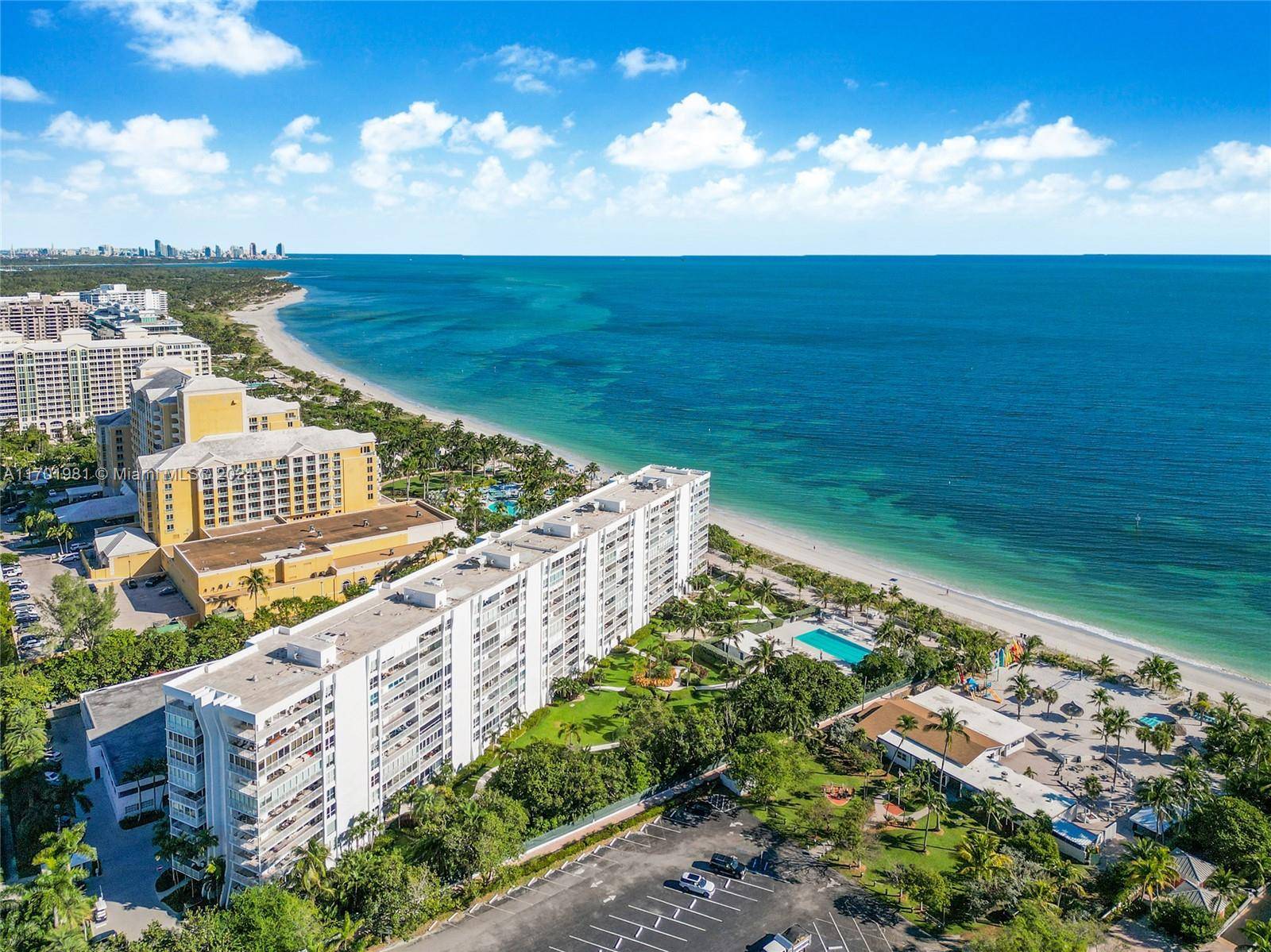 Key Biscayne, FL 33149,605 Ocean Dr #4L