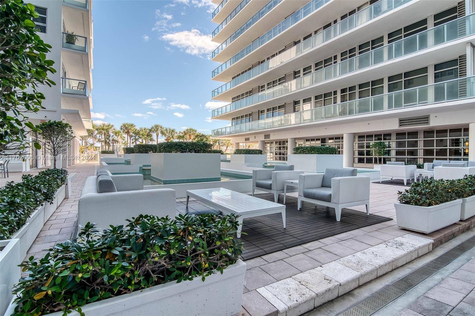 Miami Beach, FL 33140,3737 Collins Ave #S-203