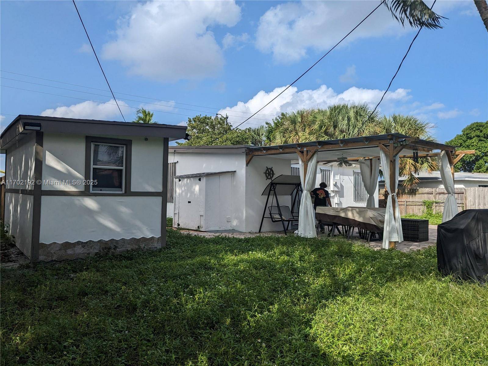 Pompano Beach, FL 33064,1916 NE 54th St