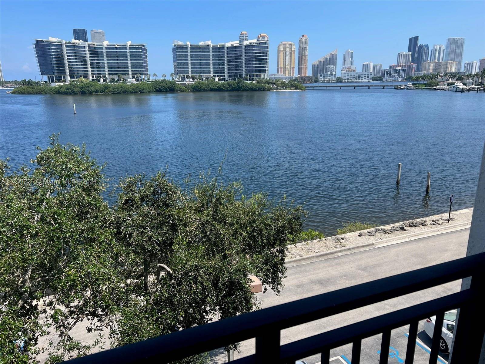 Aventura, FL 33160,3255 NE 184th St #12407