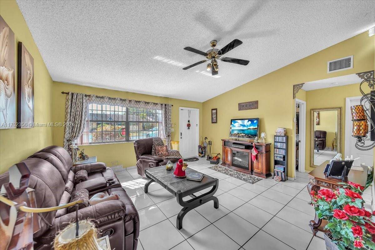 Miami, FL 33193,14733 SW 85th Ter
