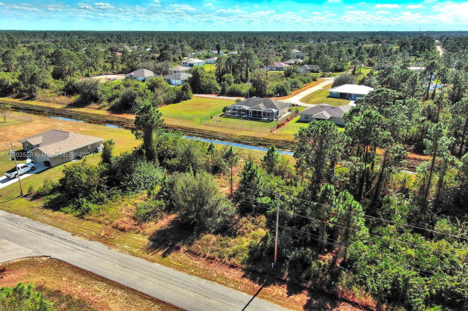 Lehigh Acres, FL 33974,844 Carbon St E