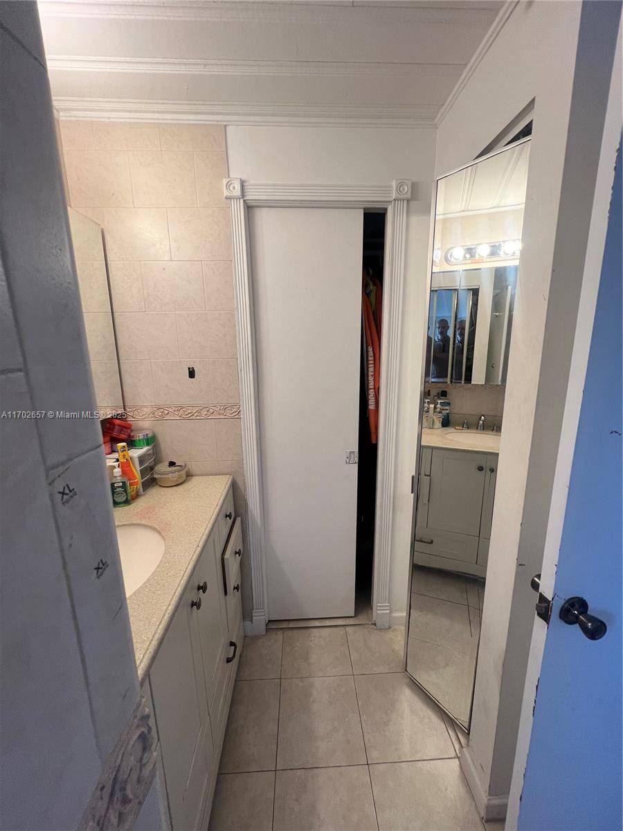 North Miami Beach, FL 33162,1482 NE 174th St