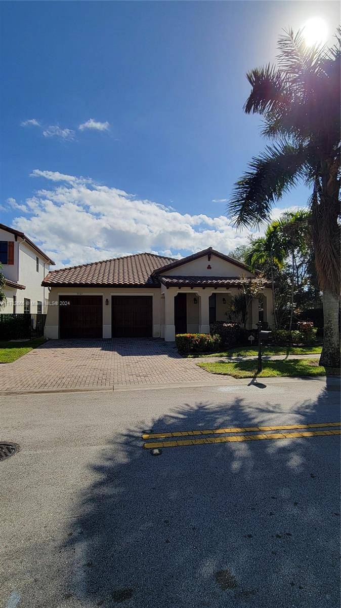 Cooper City, FL 33024,3927 NW 84th Way #3927