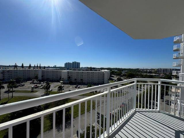 Aventura, FL 33160,18021 Biscayne Blvd #803