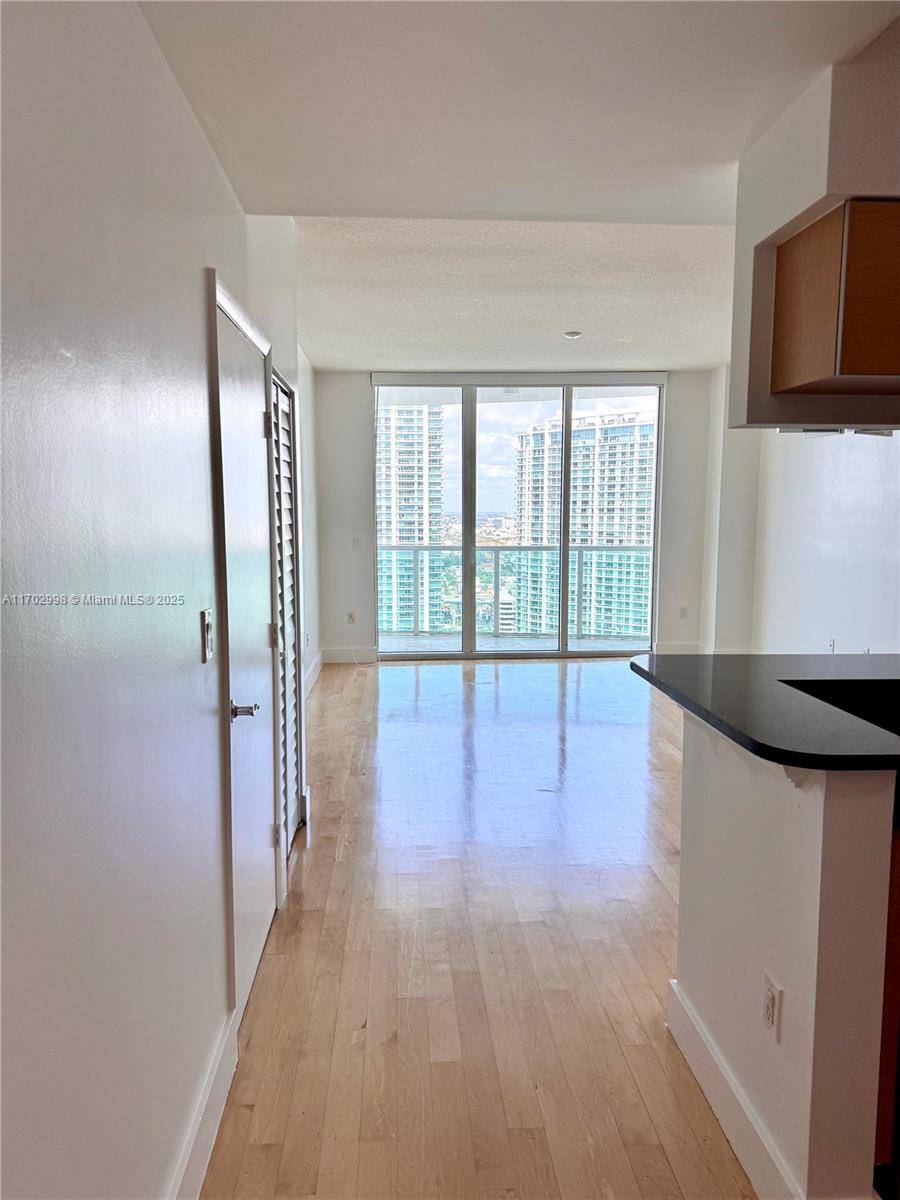 Miami, FL 33131,31 SE 5th St #3817