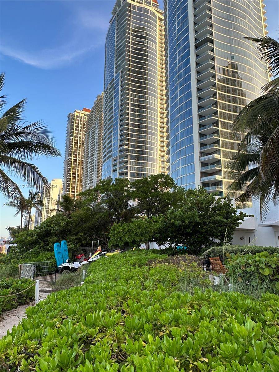 Sunny Isles Beach, FL 33160,18001 Collins Ave #1501