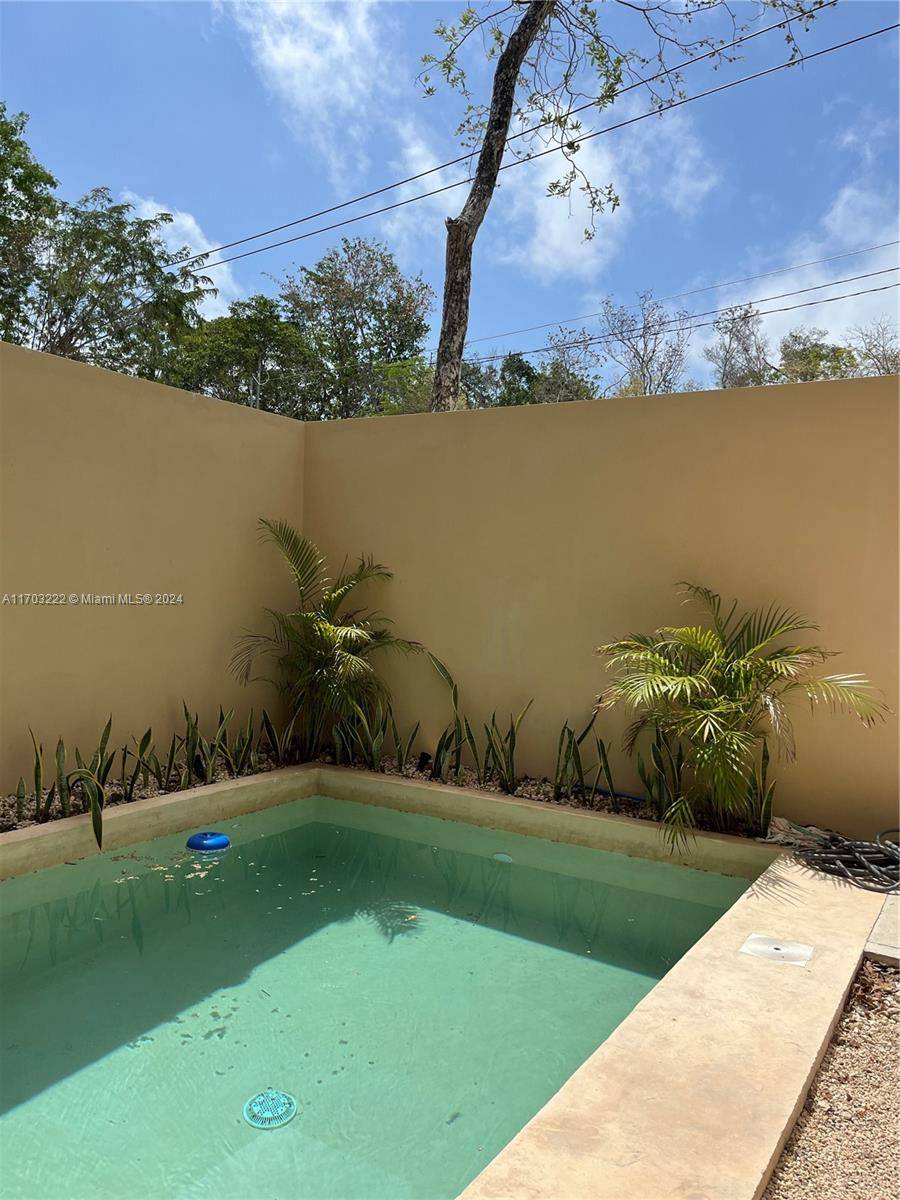 FL Mza 056,Calle 9 Poniente Tulum Mexico #Reg. 15.
