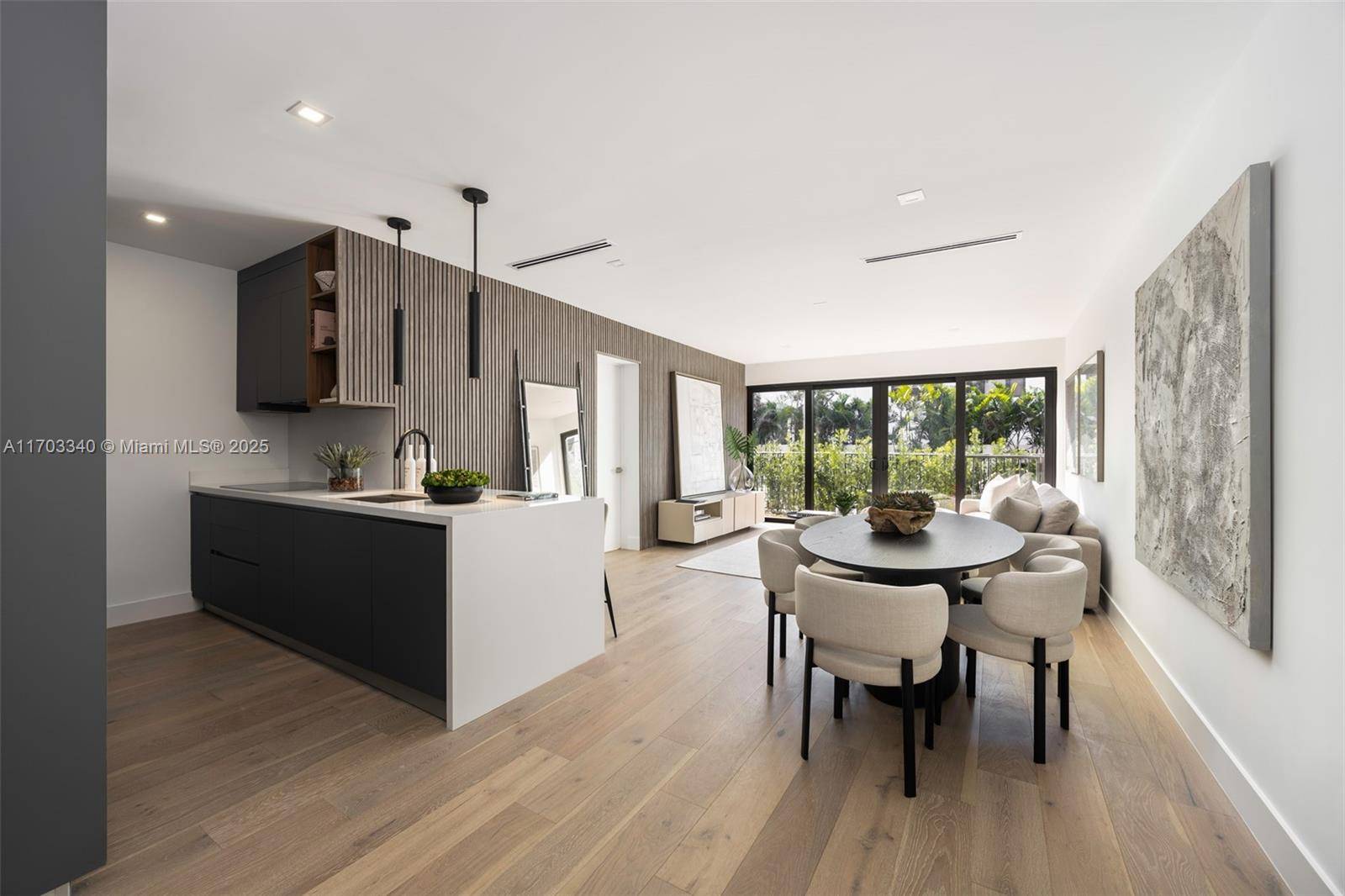 Key Biscayne, FL 33149,202 Sunrise Dr #202A