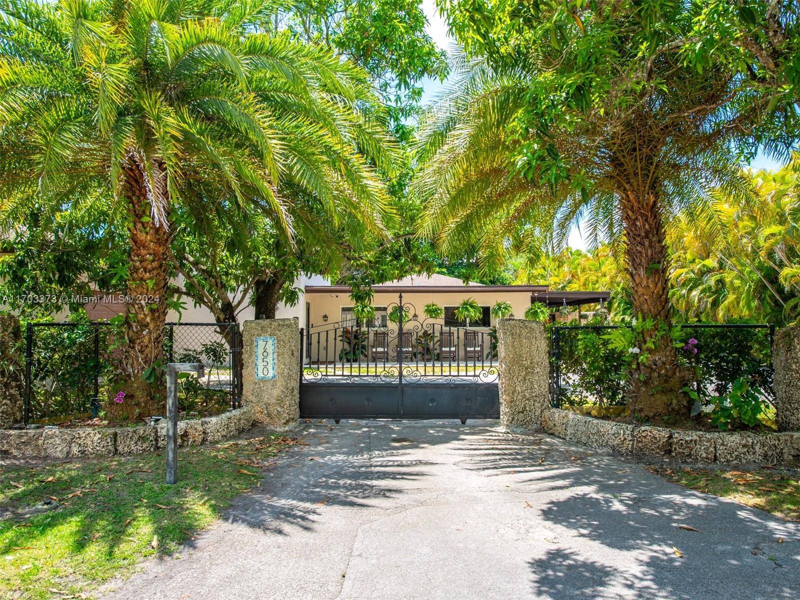 Pinecrest, FL 33156,7650 SW 128th St