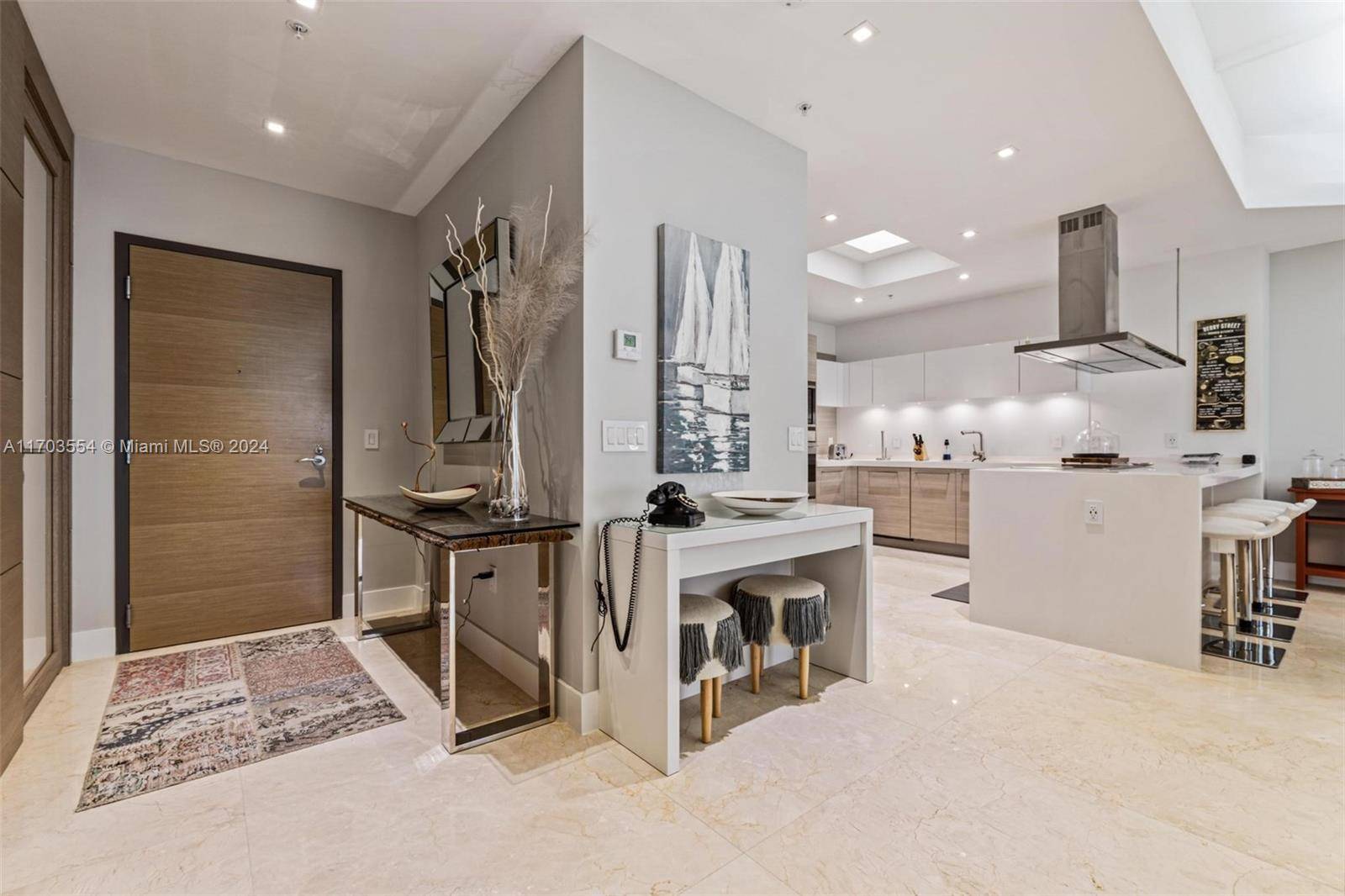 North Miami Beach, FL 33160,17301 Biscayne Blvd #PH-5