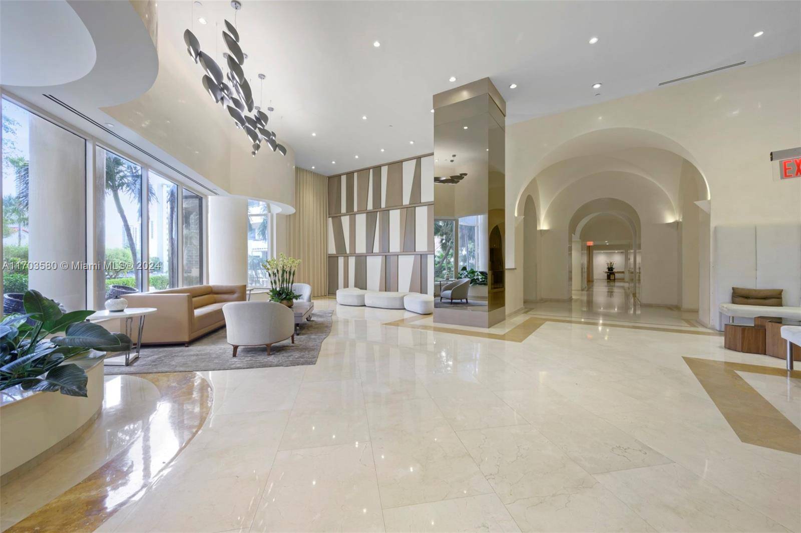 Aventura, FL 33180,19355 Turnberry Way #15G
