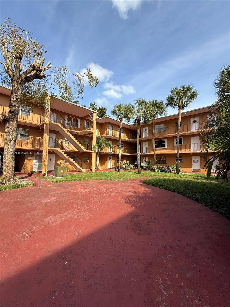 Hialeah, FL 33012,1280 W 54th St #218B