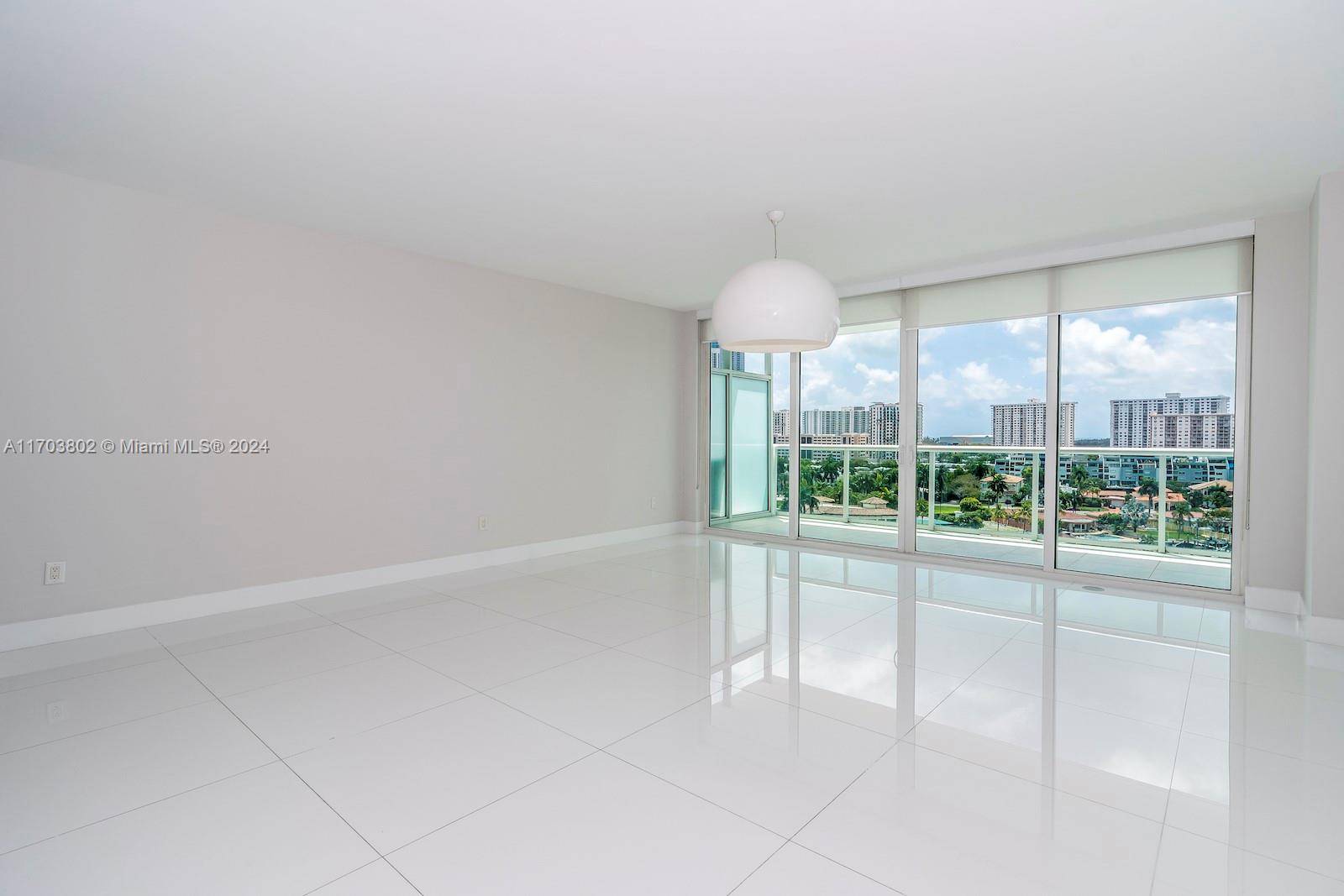 Sunny Isles Beach, FL 33160,400 Sunny Isles Blvd #919