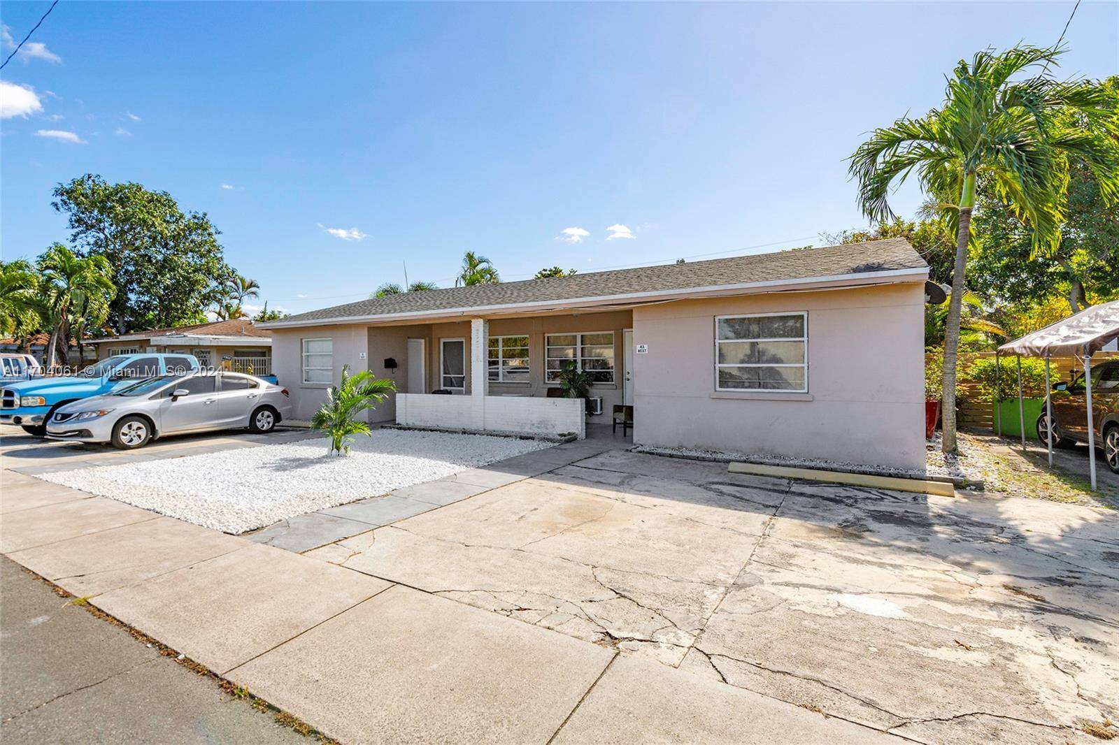 Dania Beach, FL 33004,43 SW 10th St