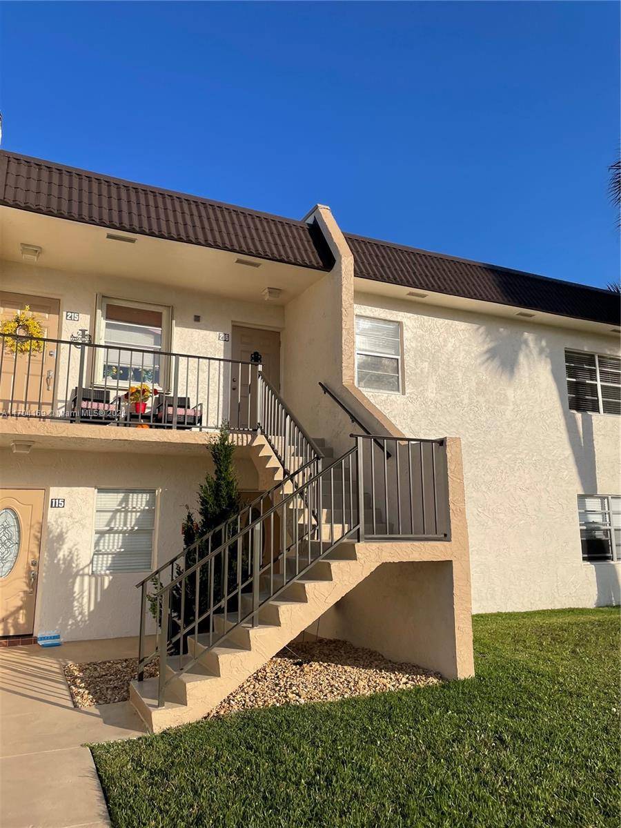 West Palm Beach, FL 33411,110 Lake Meryl Dr #216