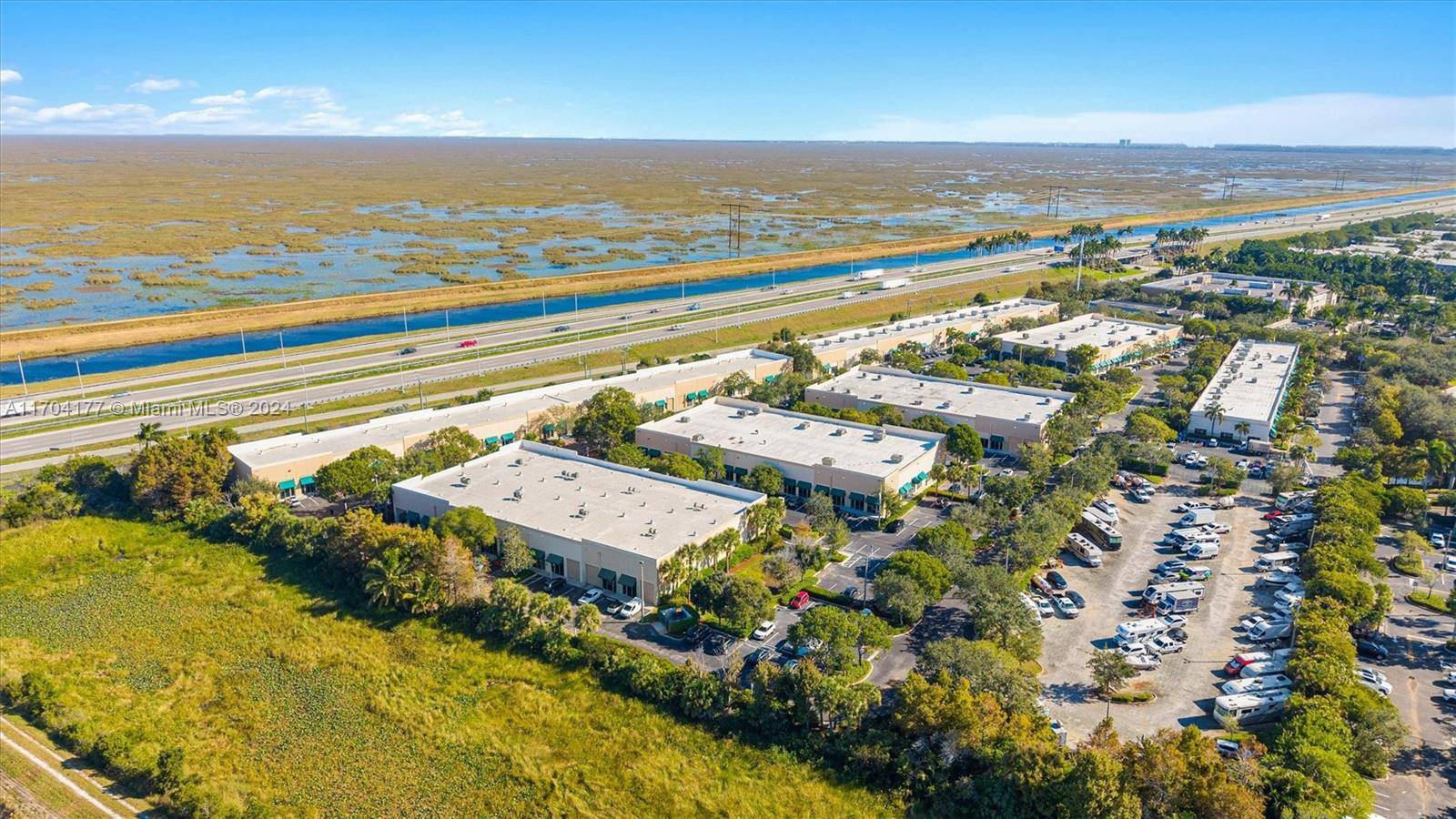 Weston, FL 33327,2850 Glades Circle #13