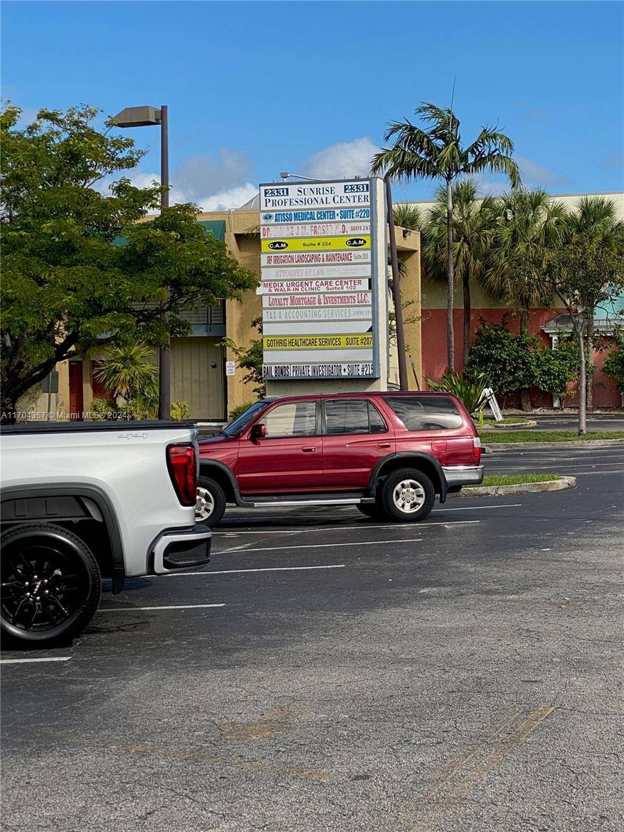 Lauderhill, FL 33313,2331 N State Road 7 #106