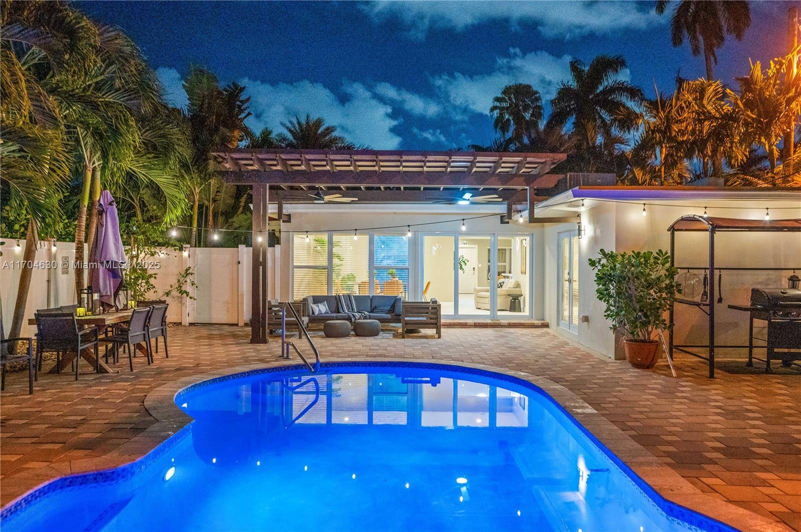 Hollywood, FL 33019,1351 Jackson St