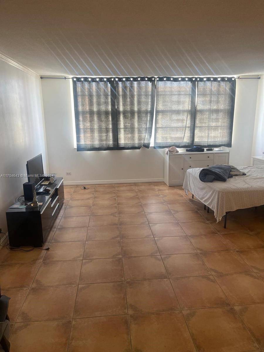 Sunny Isles Beach, FL 33160,250 174th St #2110