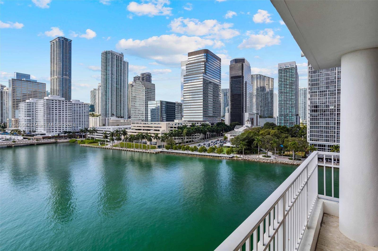 Miami, FL 33131,701 Brickell Key Blvd #903