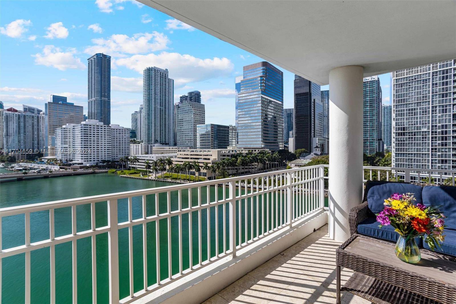 Miami, FL 33131,701 Brickell Key Blvd #903