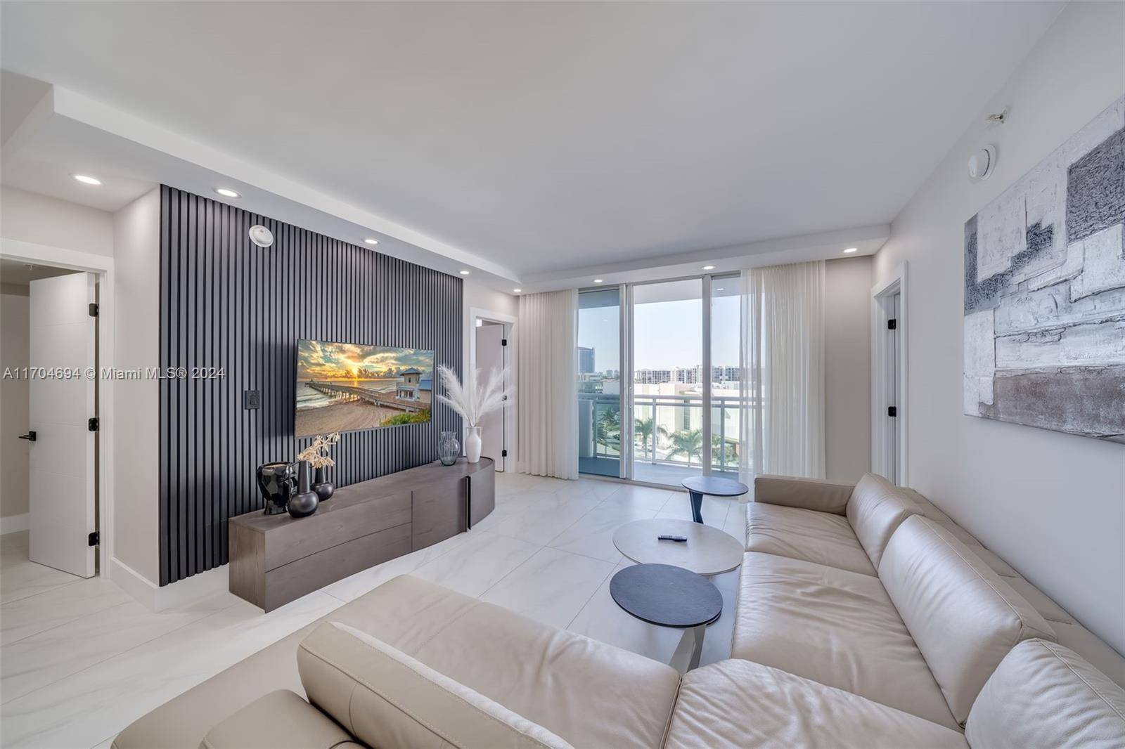 Hollywood, FL 33019,3001 S Ocean Dr #841