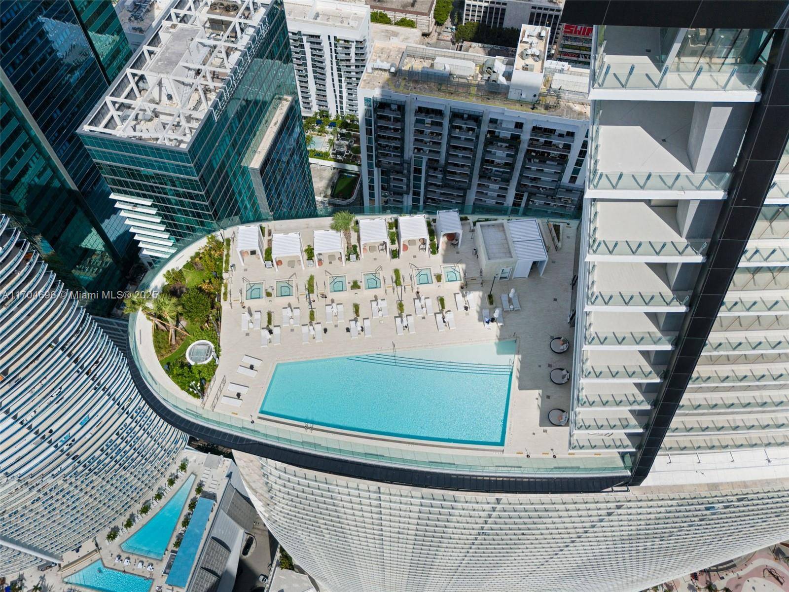 Miami, FL 33131,300 Biscayne Blvd Way #3708