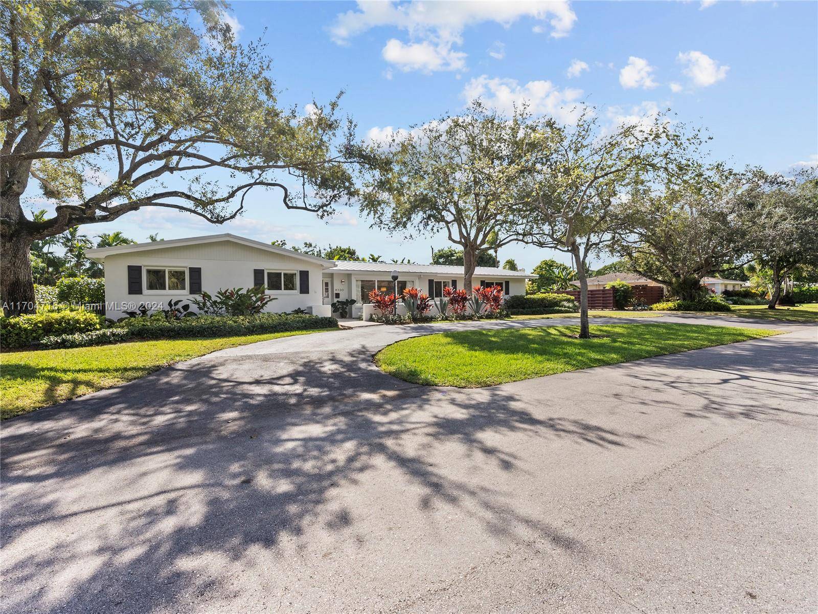Palmetto Bay, FL 33157,8320 SW 163rd St