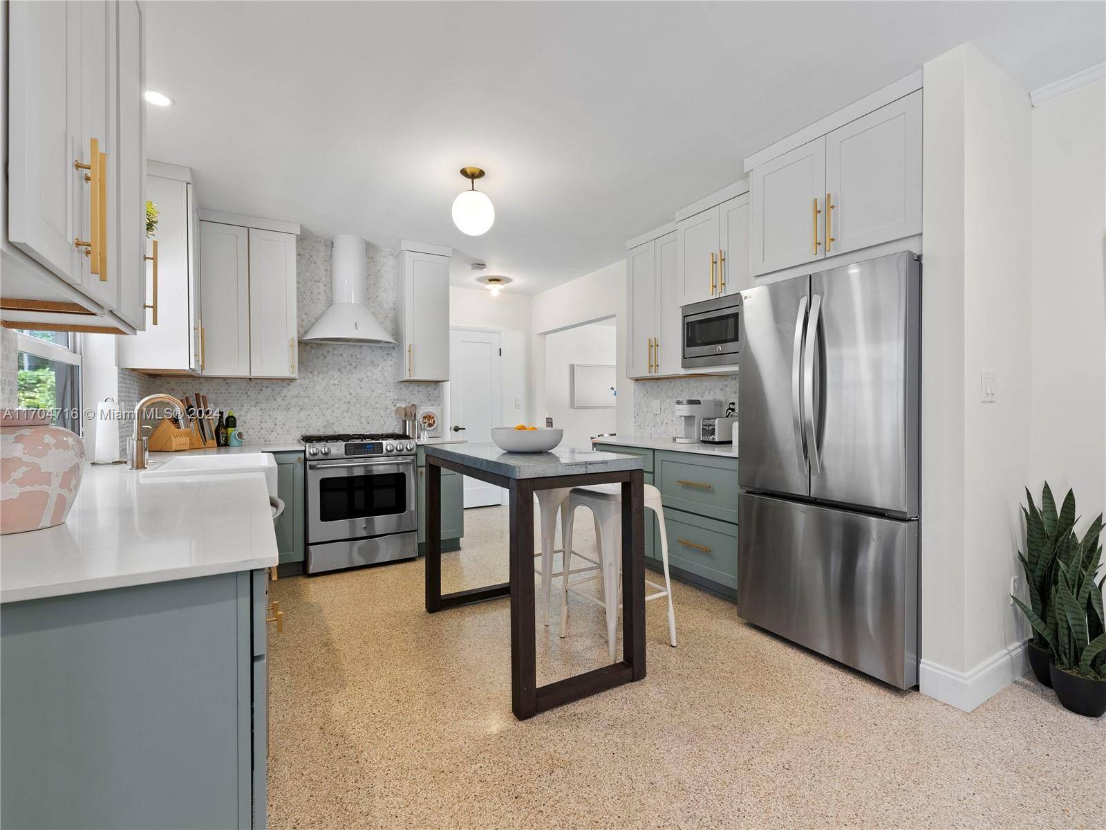 Palmetto Bay, FL 33157,8320 SW 163rd St