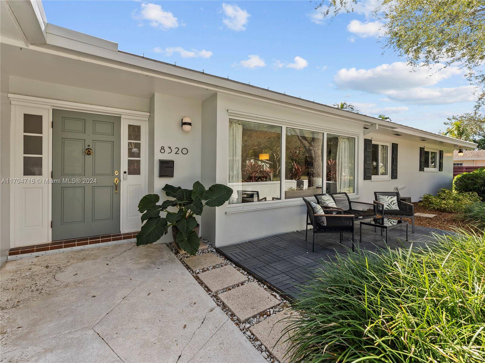 Palmetto Bay, FL 33157,8320 SW 163rd St