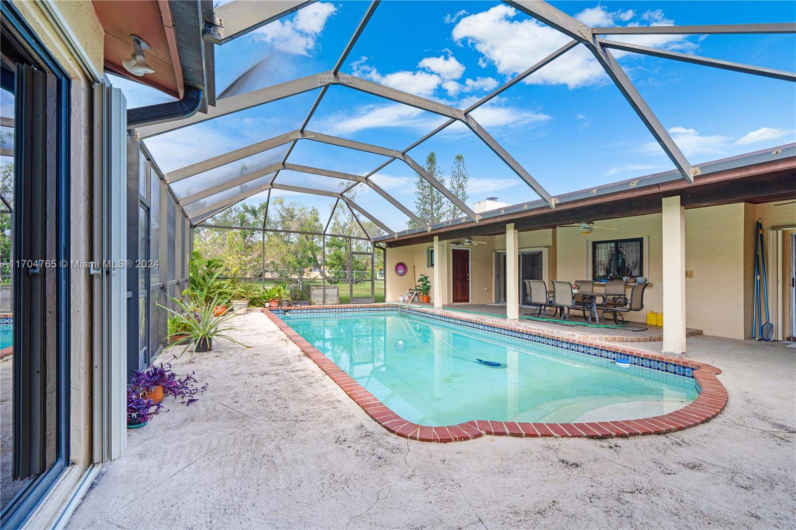 Palmetto Bay, FL 33157,17600 SW 84th Ct
