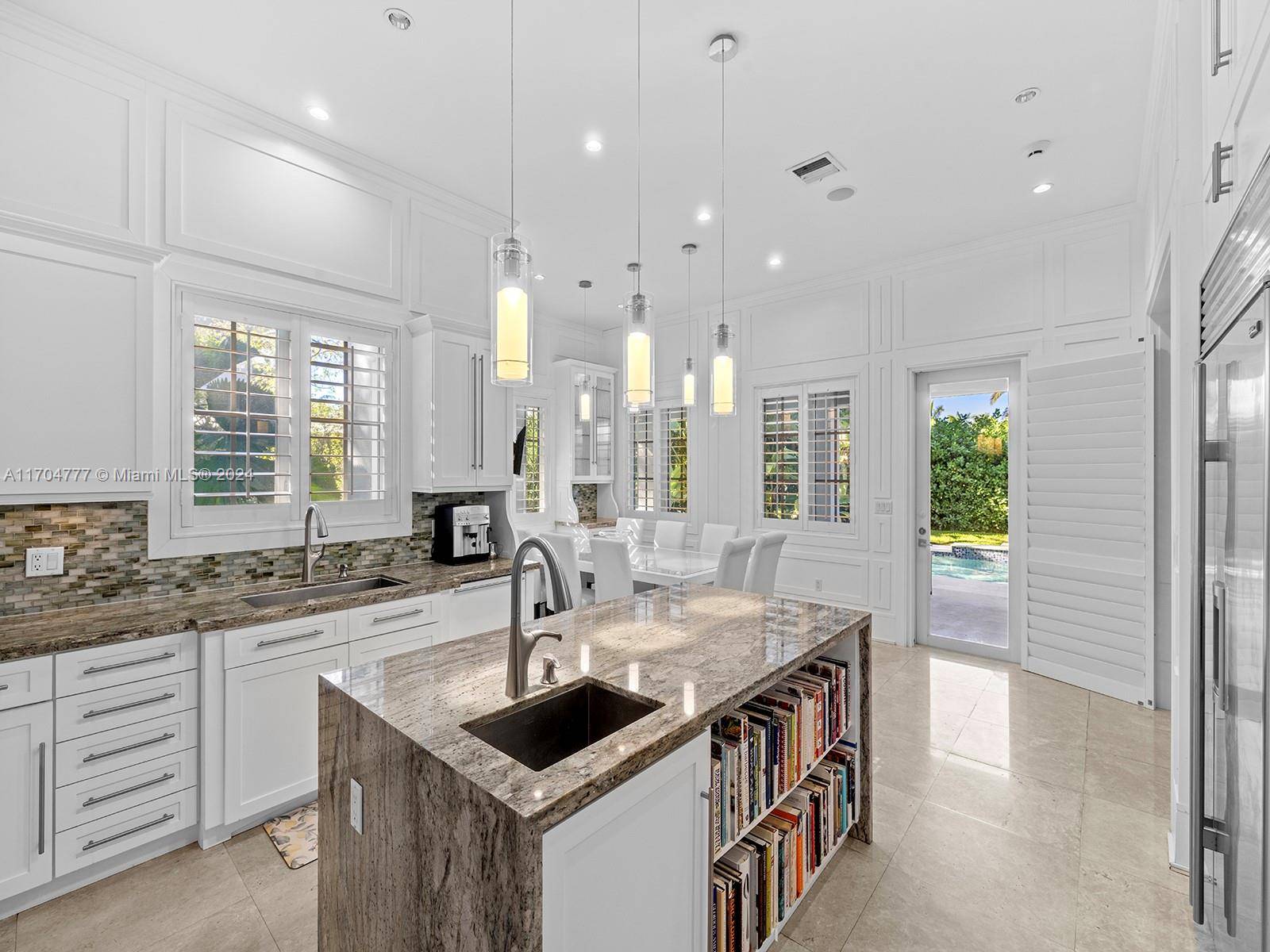 Pinecrest, FL 33156,11740 SW 70th Ave