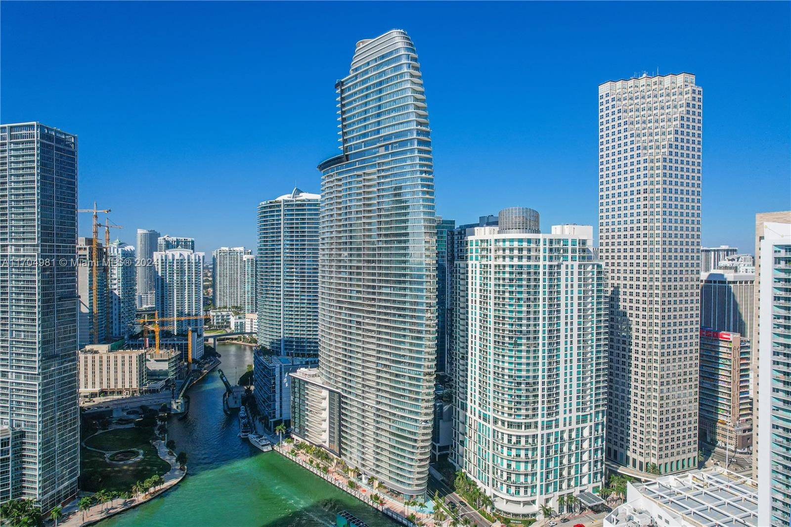 Miami, FL 33131,300 Biscayne Blvd Way #4301