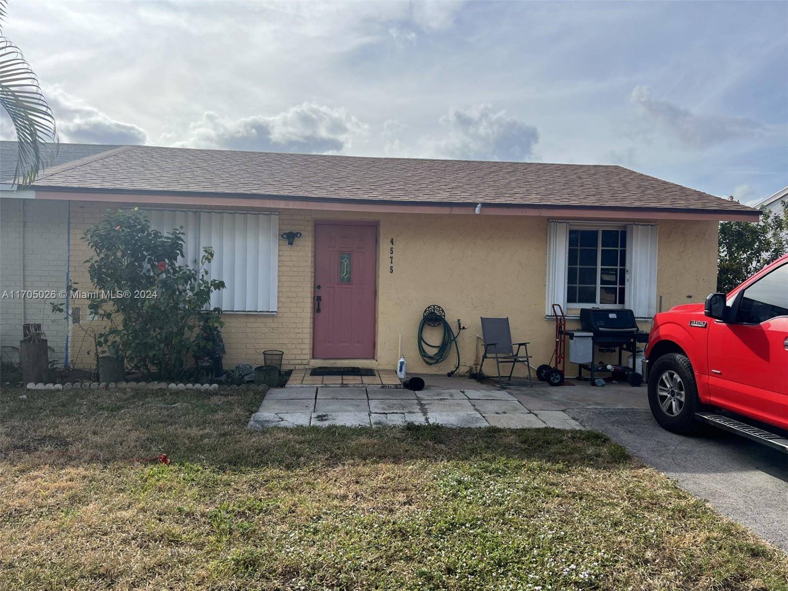 Green Acres, FL 33463,4575 Gladiator Cir