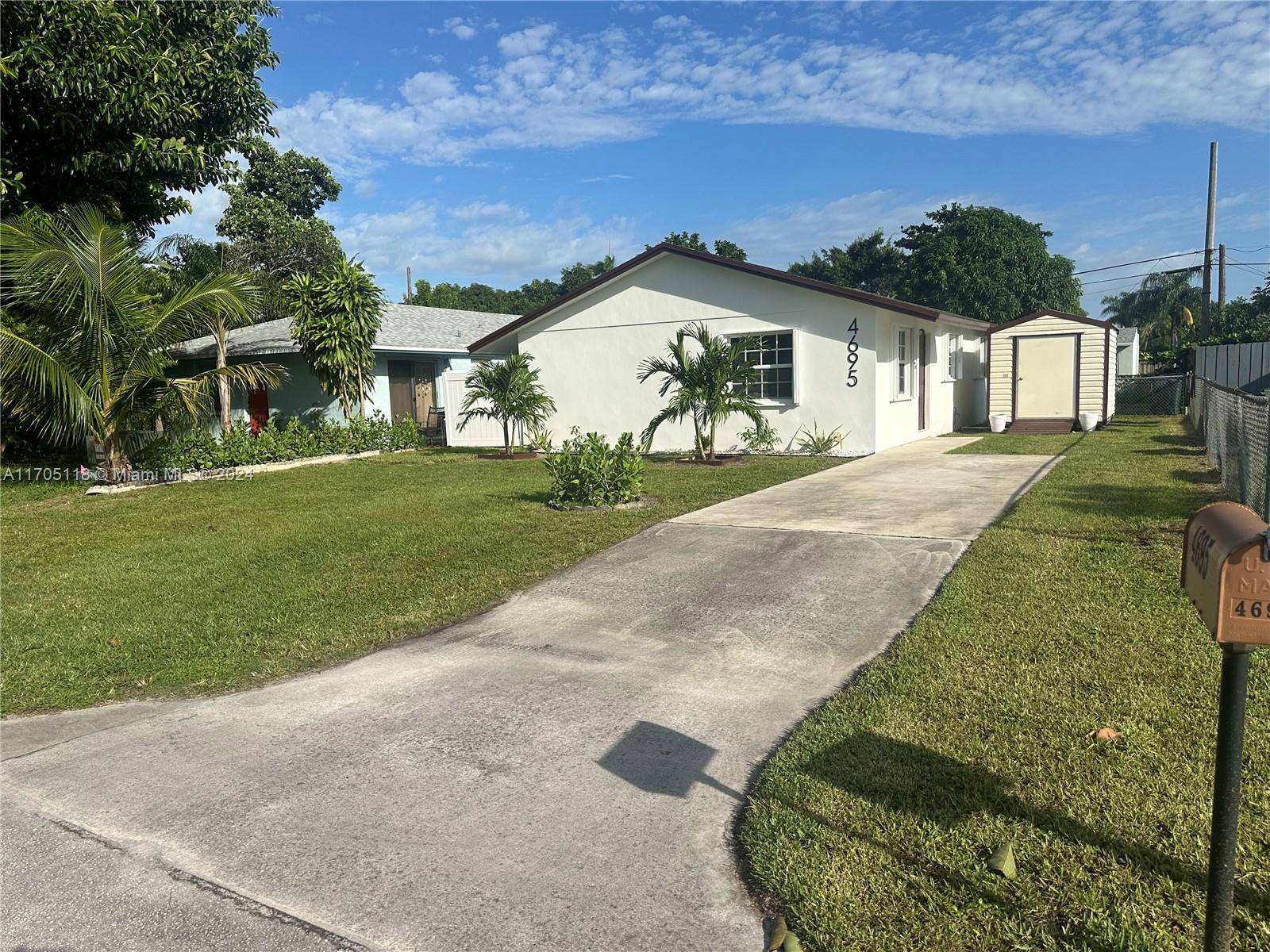 Lake Worth, FL 33463,4695 Cambridge St