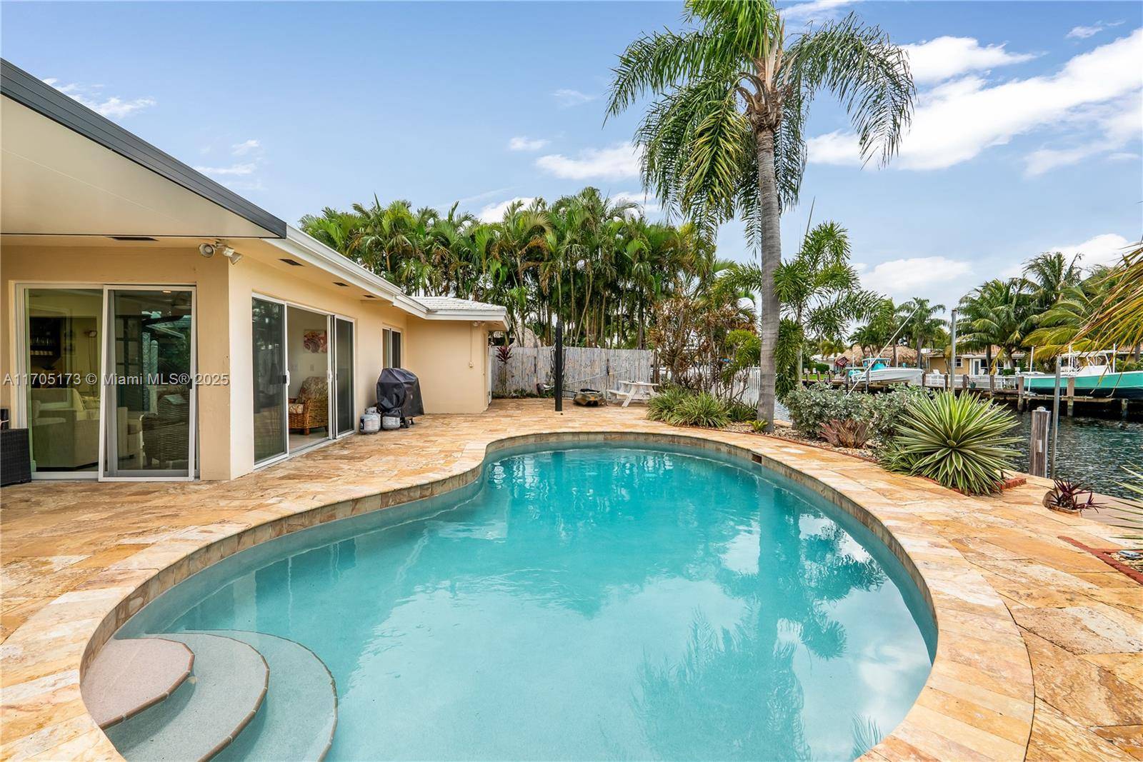 Pompano Beach, FL 33060,281 SE 3rd Ct