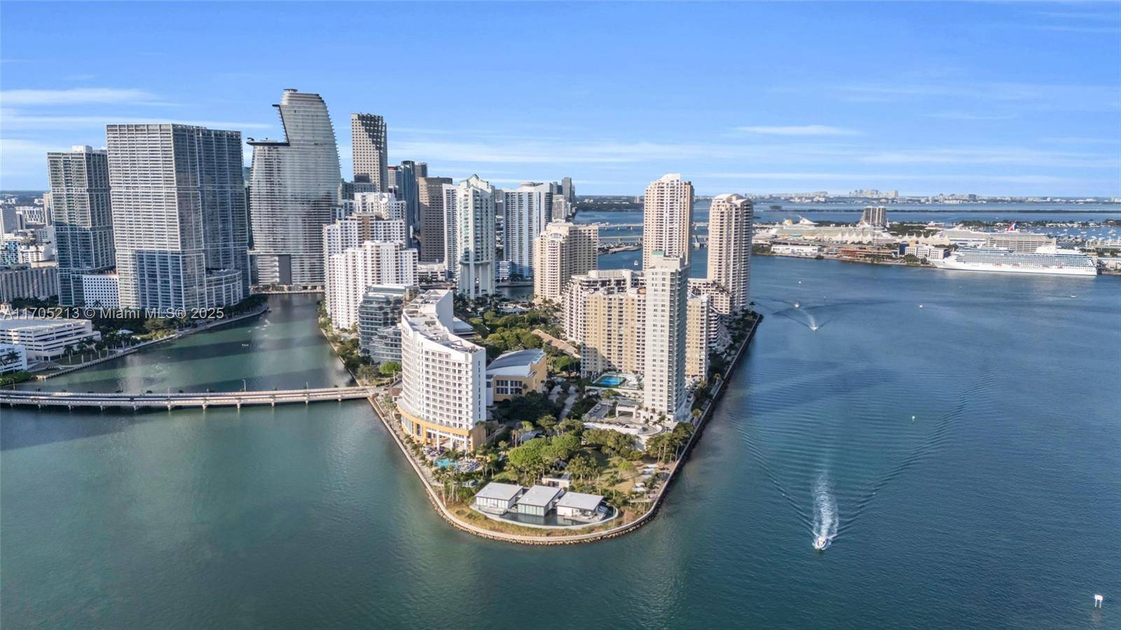 Miami, FL 33131,770 Claughton Island Dr #815