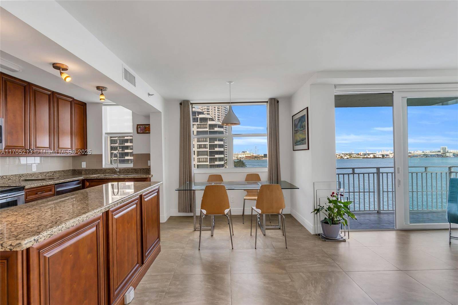 Miami, FL 33131,770 Claughton Island Dr #815