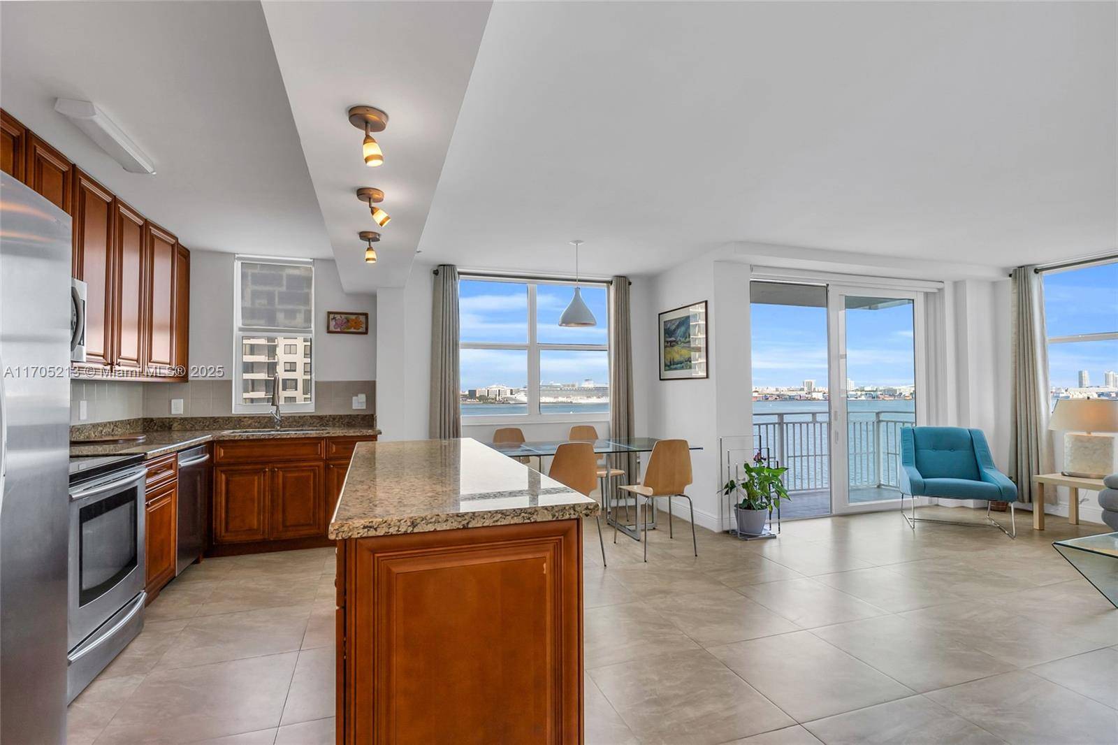 Miami, FL 33131,770 Claughton Island Dr #815