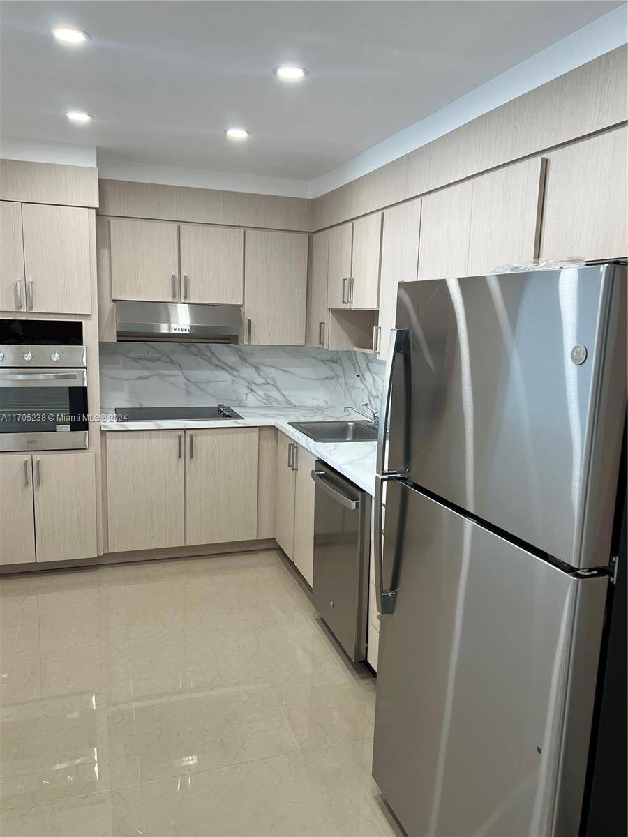 Sunny Isles Beach, FL 33160,19380 Collins Ave #PH-15