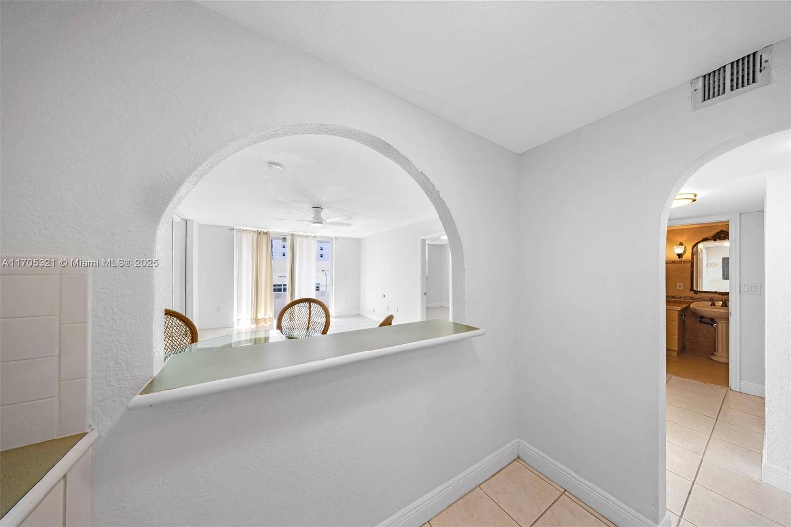 Miami Beach, FL 33139,465 Ocean Dr #507