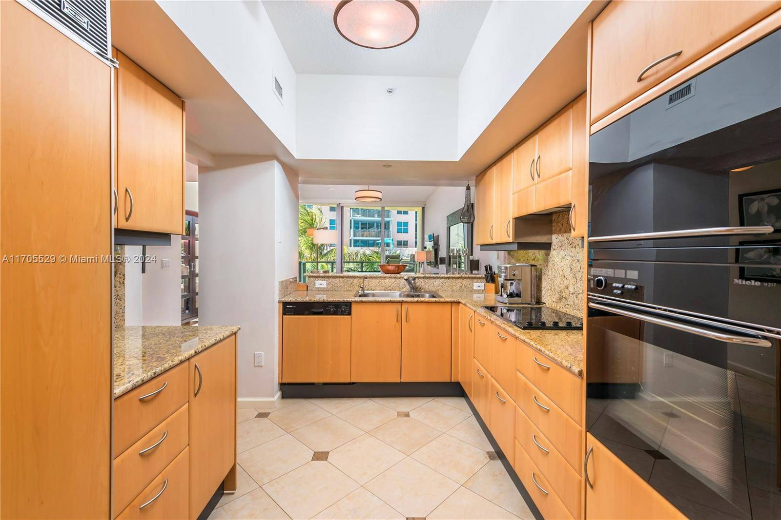 Miami Beach, FL 33139,1455 Ocean Dr #510