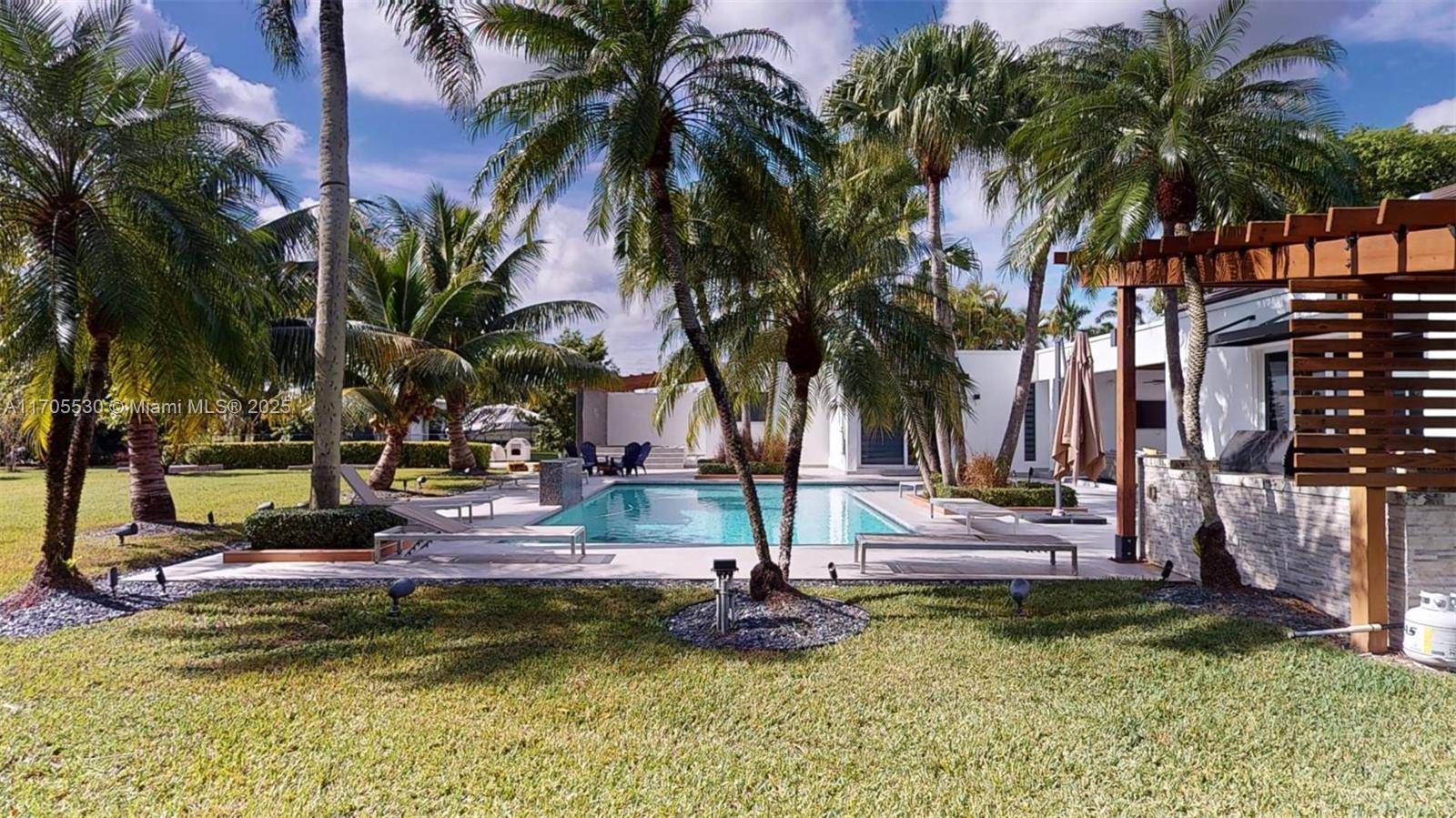 Miami, FL 33173,10420 SW 64th St